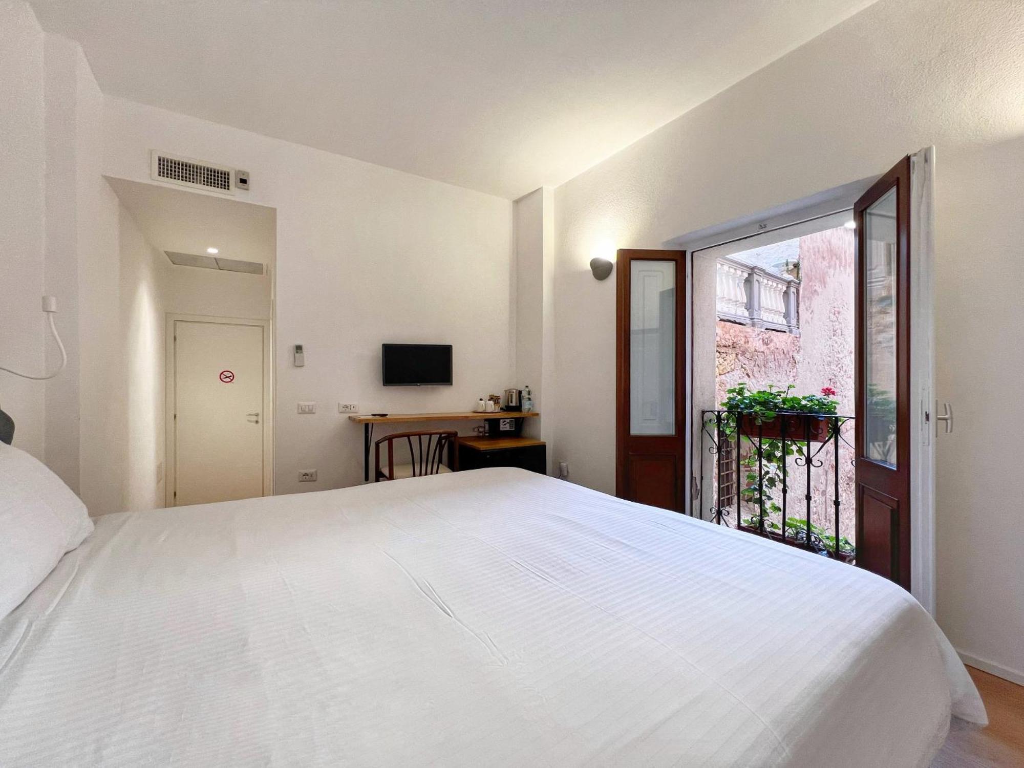 Al Duomo Di Cagliari Hotel Exterior foto